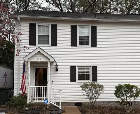 109 Village Ct, Greer, SC 29651