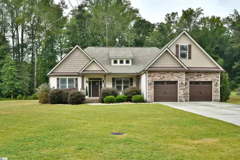 411 Oak Ridge Pl, Easley, SC 29642