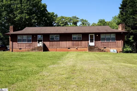 19 Wedgefield Dr, Boiling Springs, SC 29316