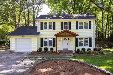 110 Lexington Ct, Simpsonville, SC 29681
