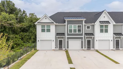 319 Lion Heart Ln, Greer, SC 29651