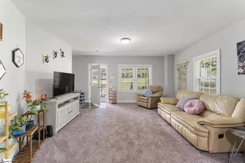 1 Dora St, Pelzer, SC 29669 photo 6