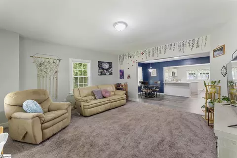 1 Dora St, Pelzer, SC 29669 photo 4