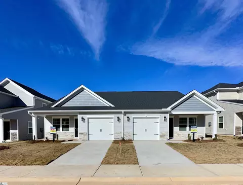 529 Winding Meadow Ln, Greenville, SC 29607