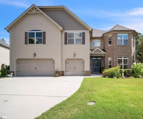 609 Tulip Tree Ln, Simpsonville, SC 29680