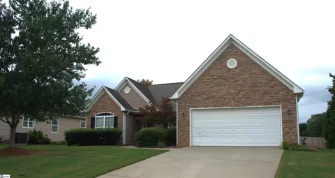 105 Hanging Moss Ln, Greenville, SC 29615