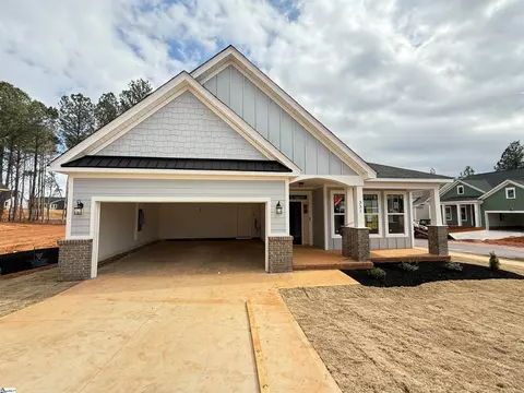 331 Wakelon Dr, Greer, SC 29651
