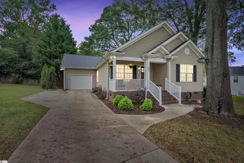 206 Neal Ct, Greenville, SC 29601