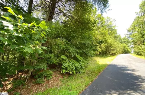 68 Stepp Ridge Ct, Hendersonville, NC 28792