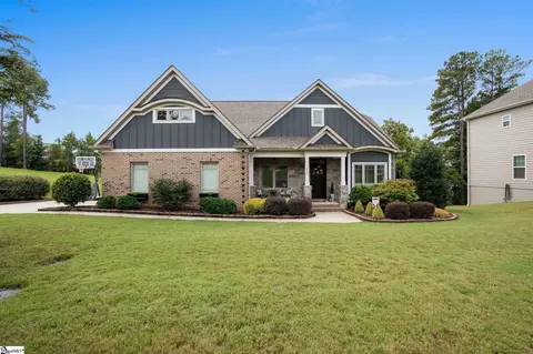 421 Marswen Ct, Simpsonville, SC 29680