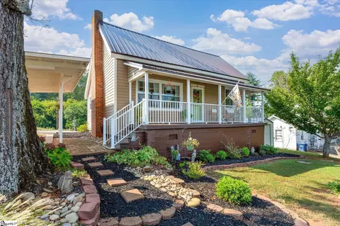2 Capers St, Pelzer, SC 29669