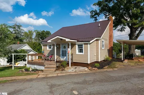 Exterior - 2 Capers St, Pelzer, SC 29669 photo 4 of 9
