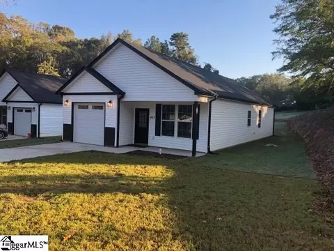 437 Liberty St, Woodruff, SC 29388