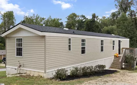 217 Elm St, Seneca, SC 29678