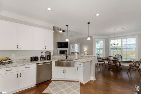 Kitchen - 1011 Waterside Dr, Easley, SC 29642 photo 5 of 5