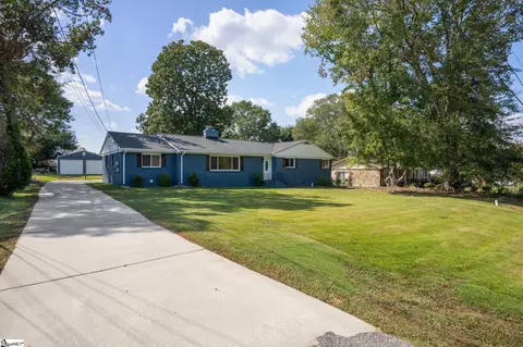 203 Ivy Dr, Simpsonville, SC 29680