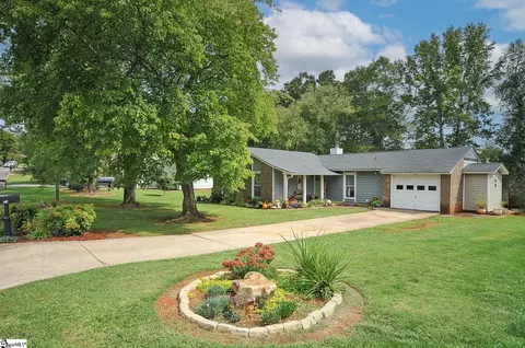 23 Paddock Ln, Greer, SC 29650