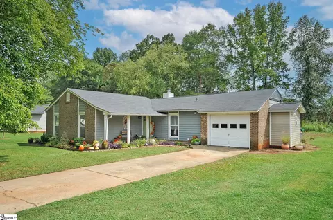 23 Paddock Ln, Greer, SC 29650 photo 2