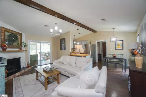 23 Paddock Ln, Greer, SC 29650 photo 3