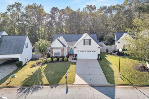 5 Montreat Ln, Simpsonville, SC 29681