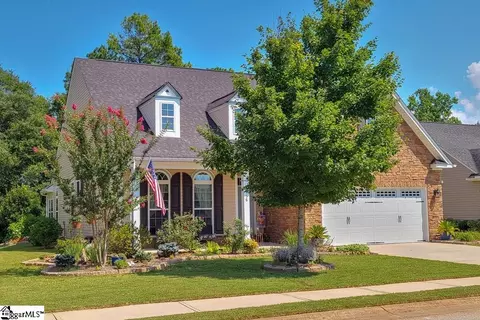 556 Shoreline Blvd, Boiling Springs, SC 29316