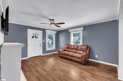 Living - 7 Park St, Pelzer, SC 29669 photo 2 of 4