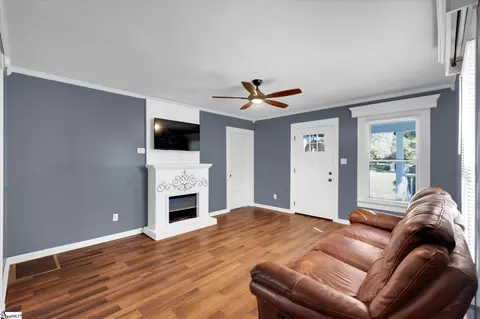Living - 7 Park St, Pelzer, SC 29669 photo 4 of 4