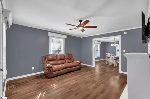 Living - 7 Park St, Pelzer, SC 29669 photo 3 of 4