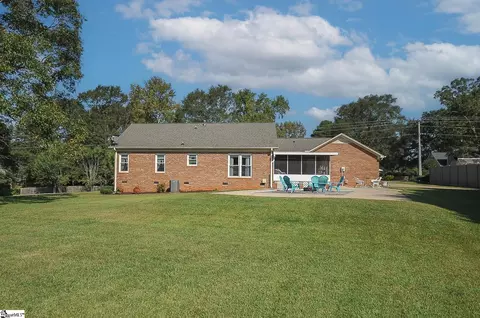 Exterior - 304 Rackley Ln, Easley, SC 29642 photo 5 of 8