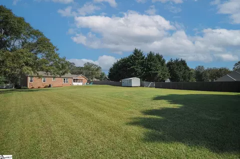 Exterior - 304 Rackley Ln, Easley, SC 29642 photo 7 of 8