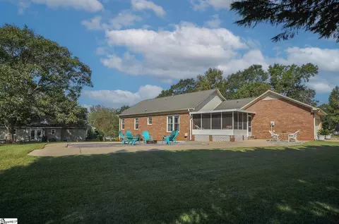 Exterior - 304 Rackley Ln, Easley, SC 29642 photo 4 of 8