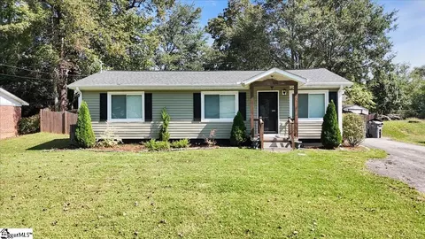 101 Pinehurst St, Taylors, SC 29687