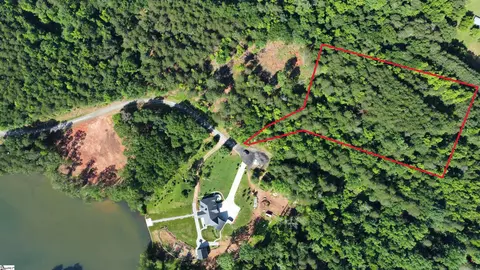 369 Russell Rd, Inman, SC 29349