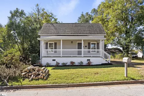 11 Norwood St, Greenville, SC 29611