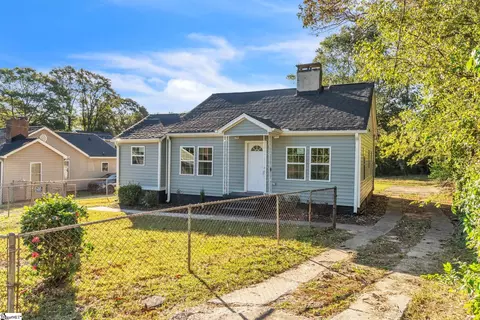 9 Oak St, Greenville, SC 29611
