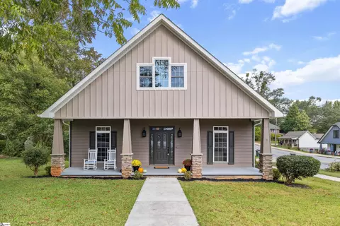 310 S Depot St, Seneca, SC 29678
