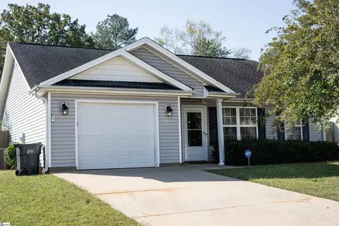 15 Dakota Rd, Greenville, SC 29617