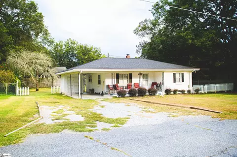 107 Nichols St, Abbeville, SC 29620