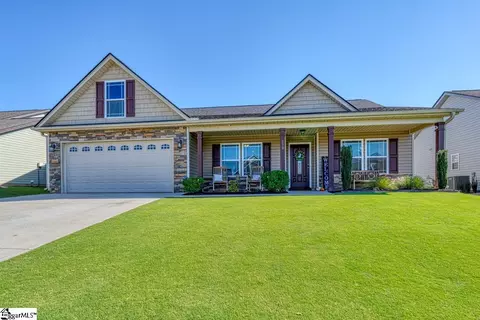150 Mistwood Ln, Boiling Springs, SC 29316