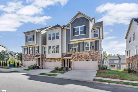 25 Questover Dr, Greenville, SC 29607
