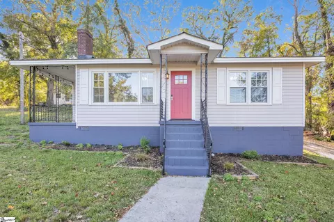131 Williams St, Laurens, SC 29360