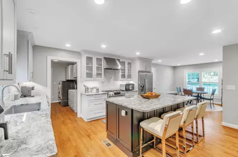 302 W Hackney Rd, Greer, SC 29650 photo 9