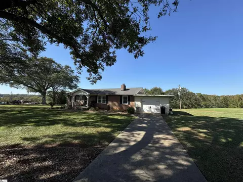 124 Donald Rd, Pendleton, SC 29670 photo 2