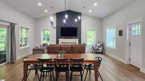 Dining - 105 Willow Spring Rd, Six Mile, SC 29682 photo 1 of 1