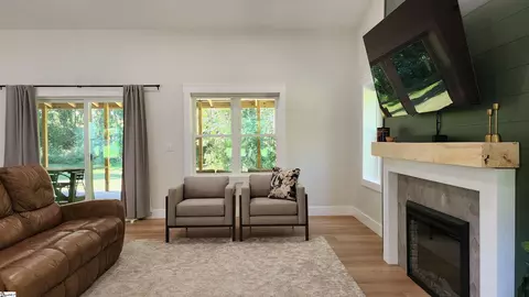 Living - 105 Willow Spring Rd, Six Mile, SC 29682 photo 1 of 1