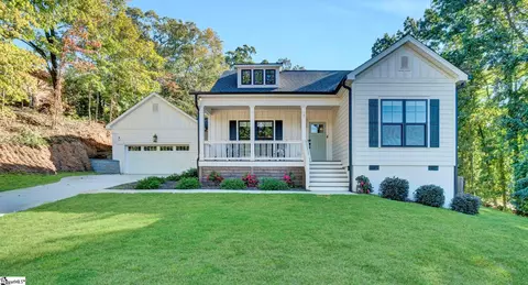 2 Arbutus Trl, Greenville, SC 29607