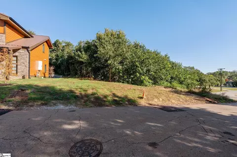 5 Bolt St, Greenville, SC 29605