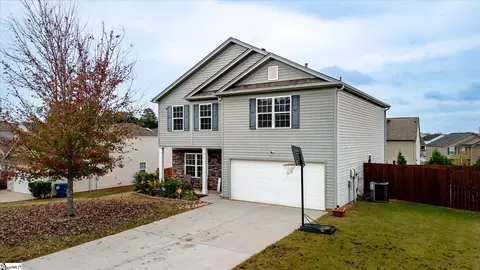 805 S Brighton Ridge Ct, Wellford, SC 29385