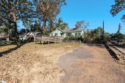 12 Collinson Rd, Greenville, SC 29605