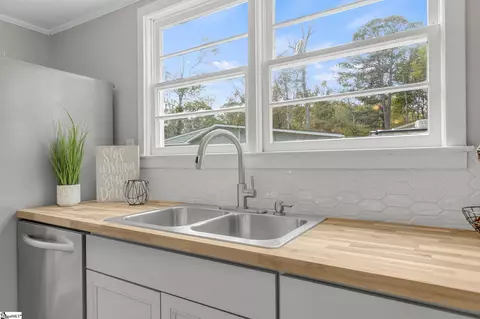 Kitchen - 110 Copperhead Rd, Waterloo, SC 29384 photo 3 of 3